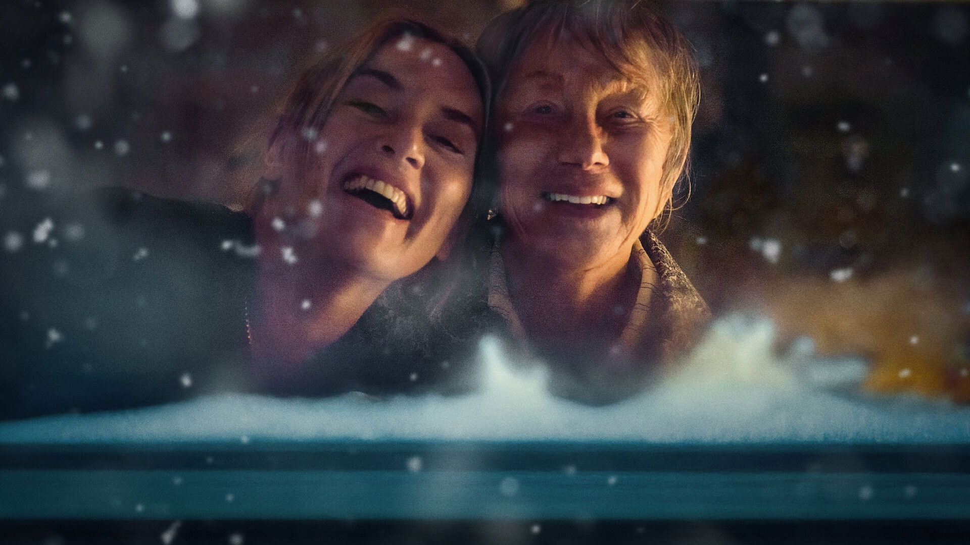 نقد و بررسی فیلم Goodbye June (2025)